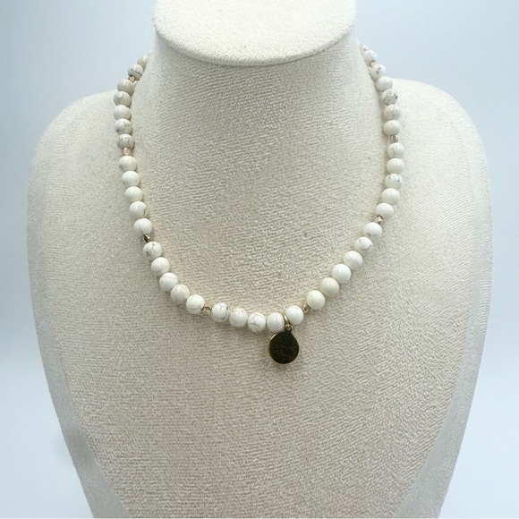 Kinsley Armelle Howlite Gem Beaded Stretch Necklace Wrap Bracelet - Picture 3 of 8